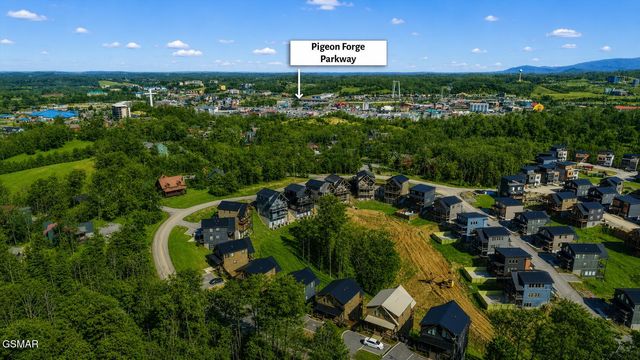 2872 Sequoia Road, Pigeon Forge, TN 37863