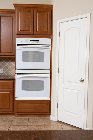 7917 Menler DR, Austin, TX 78735