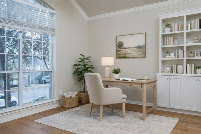 7917 Menler DR, Austin, TX 78735