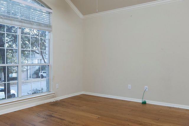 7917 Menler DR, Austin, TX 78735