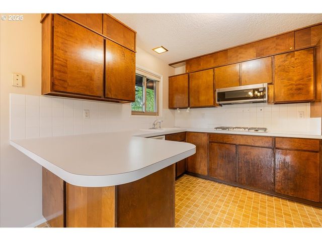 11420 Sw TIMBERLINE Dr, Beaverton, OR 97008