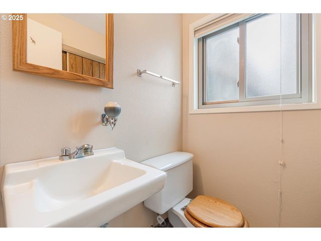 11420 Sw TIMBERLINE Dr, Beaverton, OR 97008