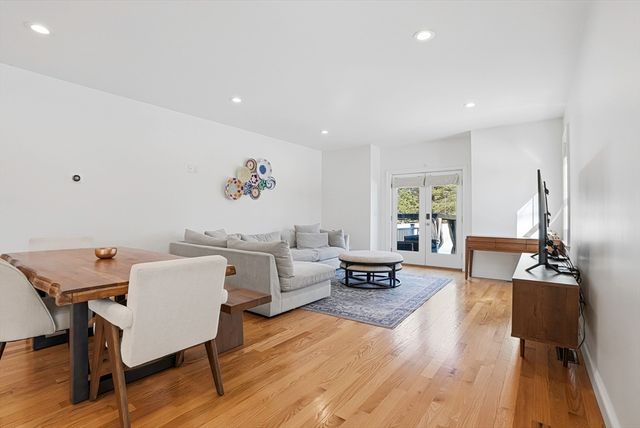 279 West Central B, Natick, MA 01760