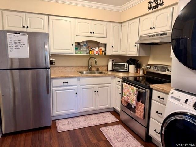 143 Farber Drive 143, West Babylon, NY 11704