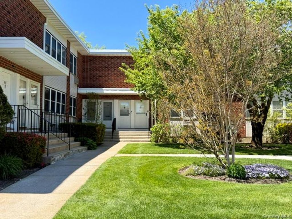 143 Farber Drive 143, West Babylon, NY 11704