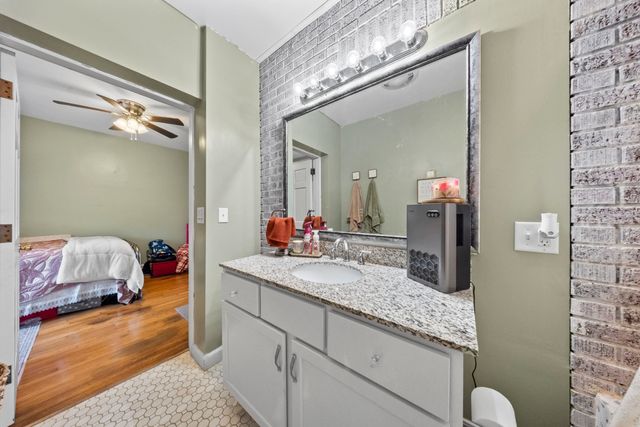 714 Bellefonte Princess Rd, Ashland, KY 41101