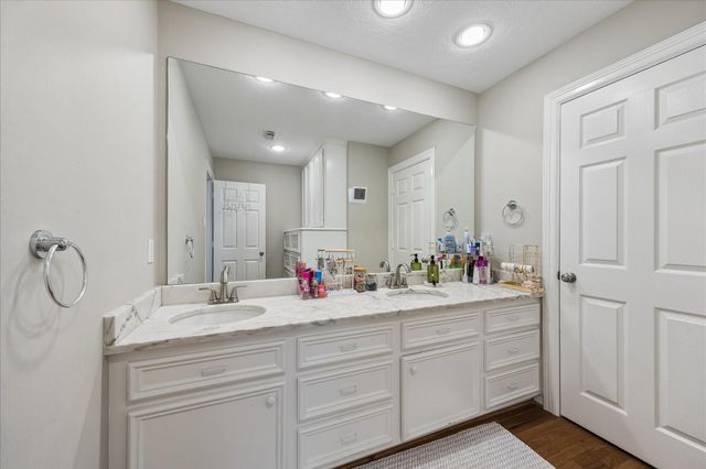 4320 Wendell Street, Bellaire, TX 77401