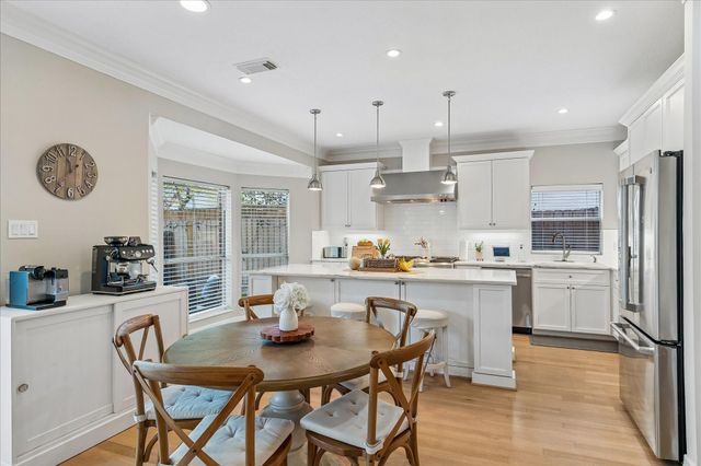 4320 Wendell Street, Bellaire, TX 77401