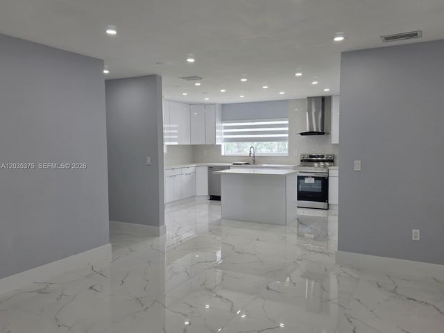 4990 NW 31st Ave, Miami, FL 33142