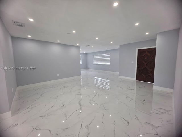 4990 NW 31st Ave, Miami, FL 33142