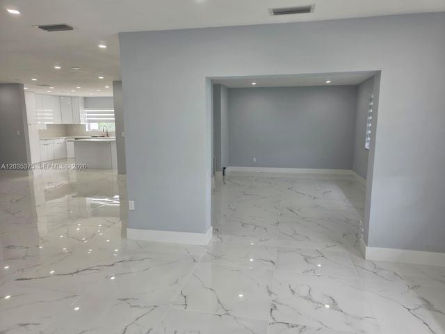 4990 NW 31st Ave, Miami, FL 33142