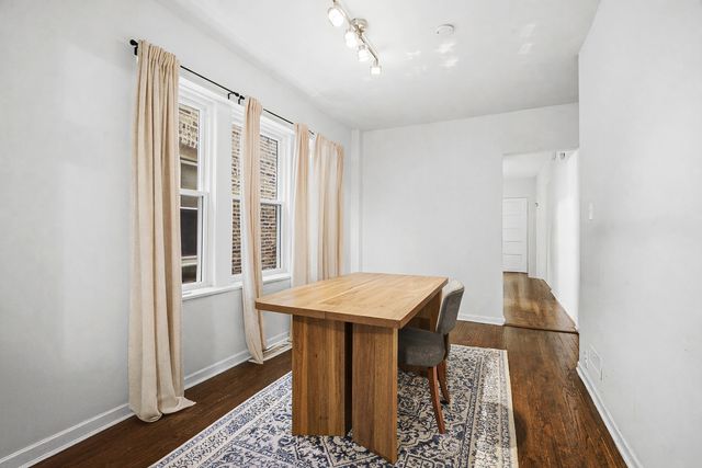 4045 W Nelson Street, Chicago, IL 60641