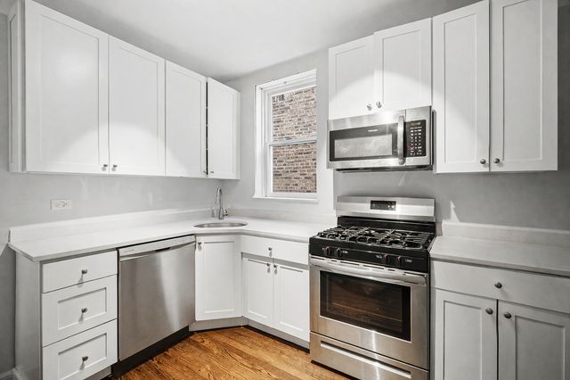 4045 W Nelson Street, Chicago, IL 60641