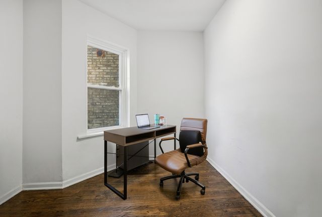 4045 W Nelson Street, Chicago, IL 60641