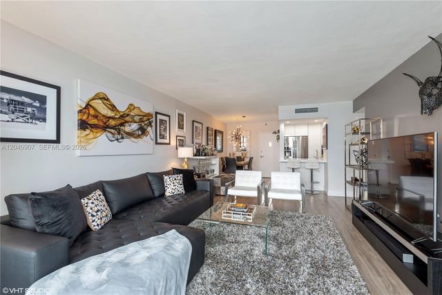 1200 W Ave 1005 1005, Miami Beach, FL 33139