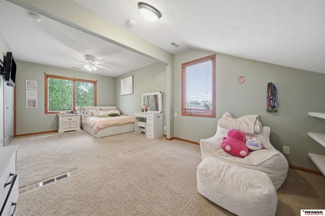 8342 Upton Grey Lane, Lincoln, NE 68516