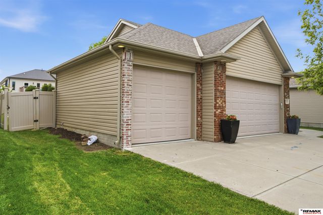 8342 Upton Grey Lane, Lincoln, NE 68516