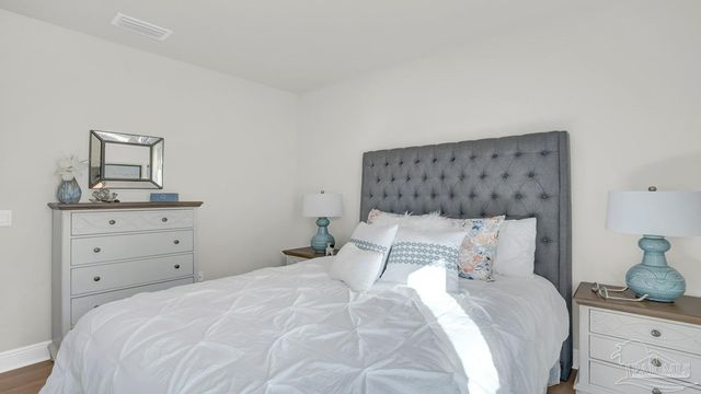 24 Spoonbill St, Cantonment, FL 32533