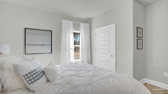 24 Spoonbill St, Cantonment, FL 32533