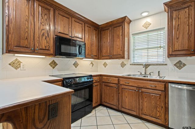 3303 Shenandoah Dr, Tyler, TX 75701