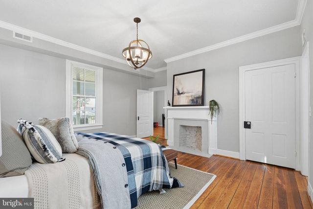 105 E WASHINGTON ST, Remington, VA 22734