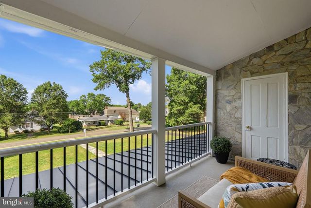 105 E WASHINGTON ST, Remington, VA 22734