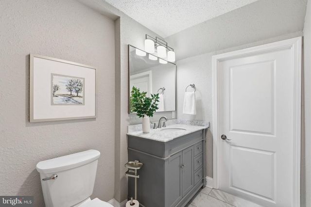 105 E WASHINGTON ST, Remington, VA 22734