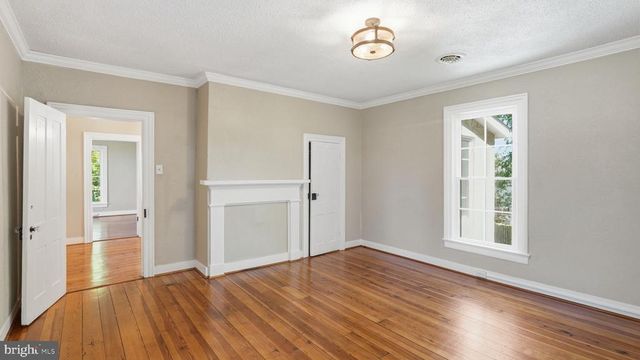 105 E WASHINGTON ST, Remington, VA 22734