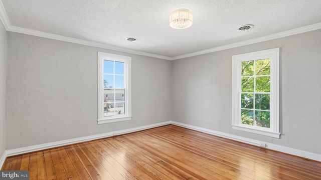 105 E WASHINGTON ST, Remington, VA 22734