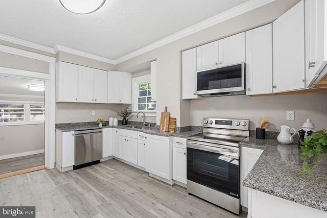 105 E WASHINGTON ST, Remington, VA 22734