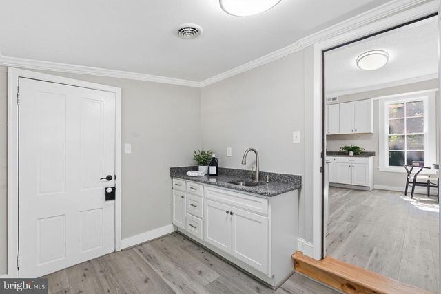 105 E WASHINGTON ST, Remington, VA 22734