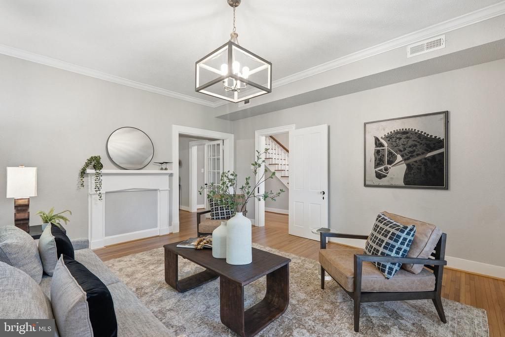 105 E WASHINGTON ST, Remington, VA 22734