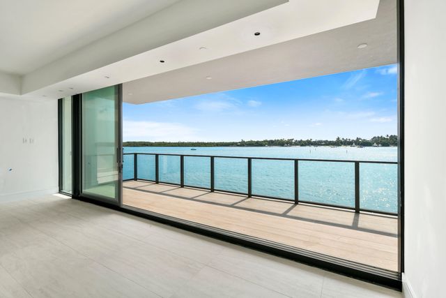 12450 SE Crystal Cove Place 13, Jupiter, FL 33469
