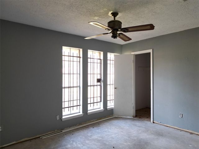 8006 White Swan Drive, Humble, TX 77396