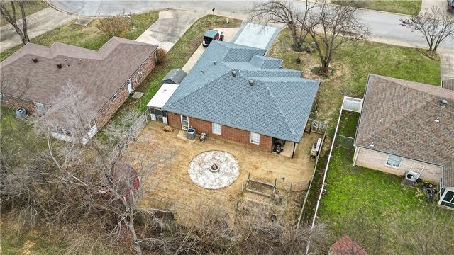 2906 Levi Lane, Bentonville, AR 72712