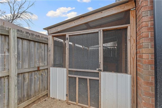 2906 Levi Lane, Bentonville, AR 72712