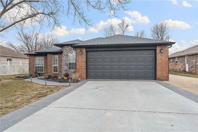 2906 Levi Lane, Bentonville, AR 72712