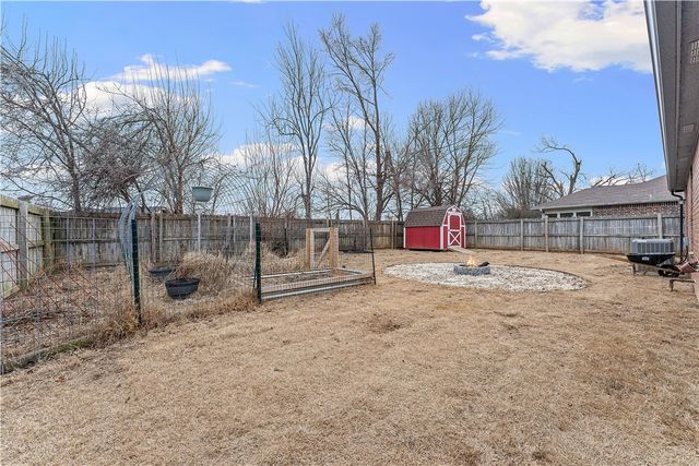 2906 Levi Lane, Bentonville, AR 72712