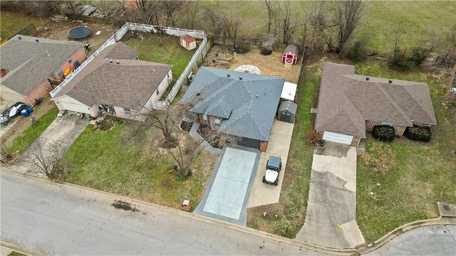 2906 Levi Lane, Bentonville, AR 72712