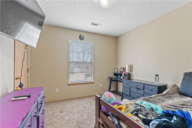 2906 Levi Lane, Bentonville, AR 72712