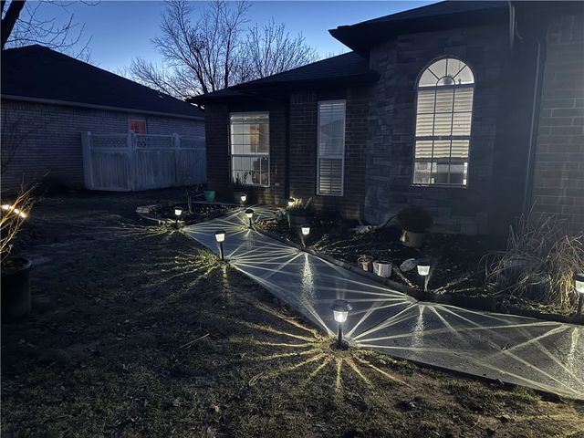 2906 Levi Lane, Bentonville, AR 72712