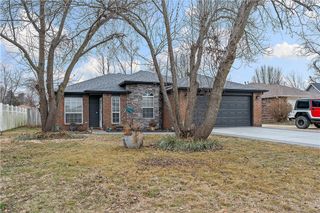 2906 Levi Lane, Bentonville, AR 72712