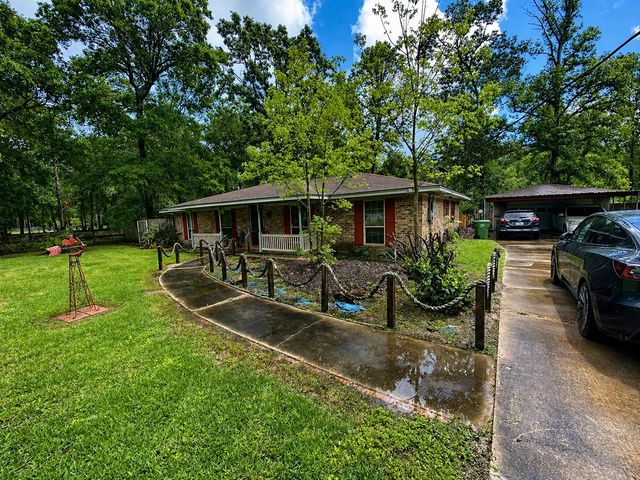220 County Road 441, Dayton, TX 77535
