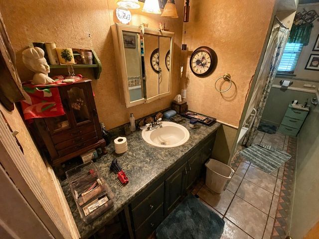 220 County Road 441, Dayton, TX 77535