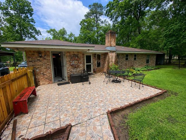 220 County Road 441, Dayton, TX 77535