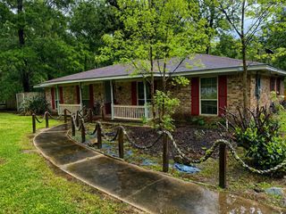 220 County Road 441, Dayton, TX 77535