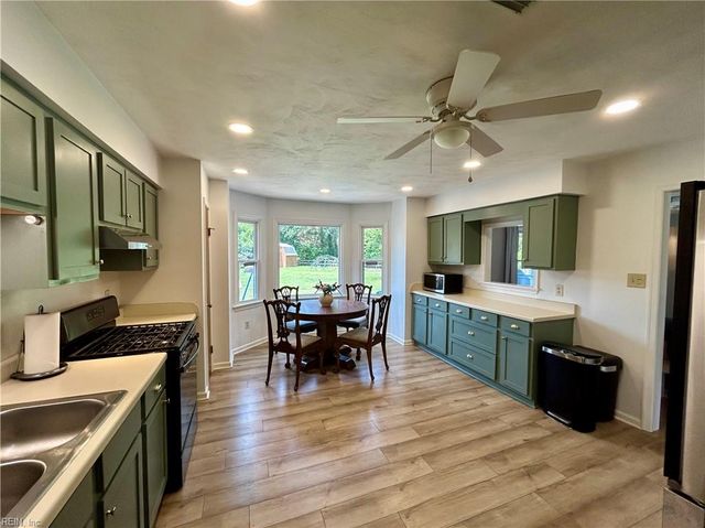 1701 Everest CIR, Virginia Beach, VA 23454