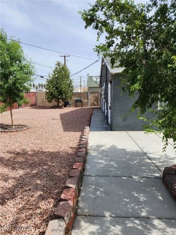 2427 McCarran Street, North Las Vegas, NV 89030