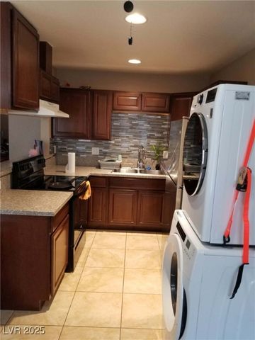 2427 McCarran Street, North Las Vegas, NV 89030