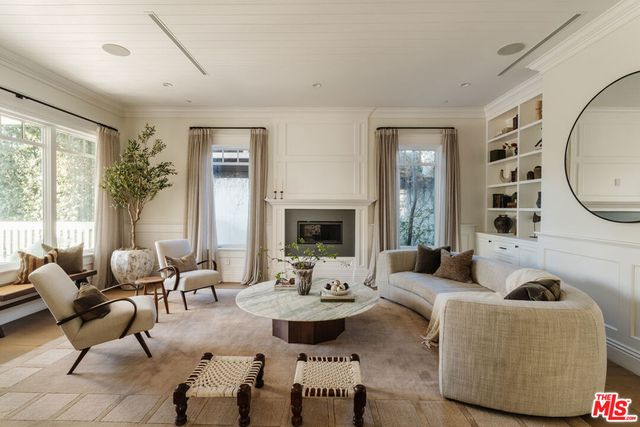 822 N Genesee Avenue, Los Angeles, CA 90046